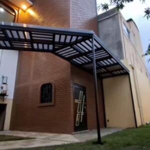 Cubierta metálica tipo pérgola